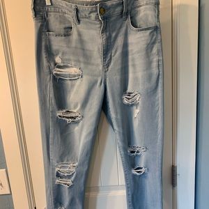 AMERICAN EAGLE JEANS